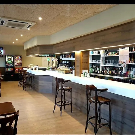 佩雷格里诺酒店 2* Estépar